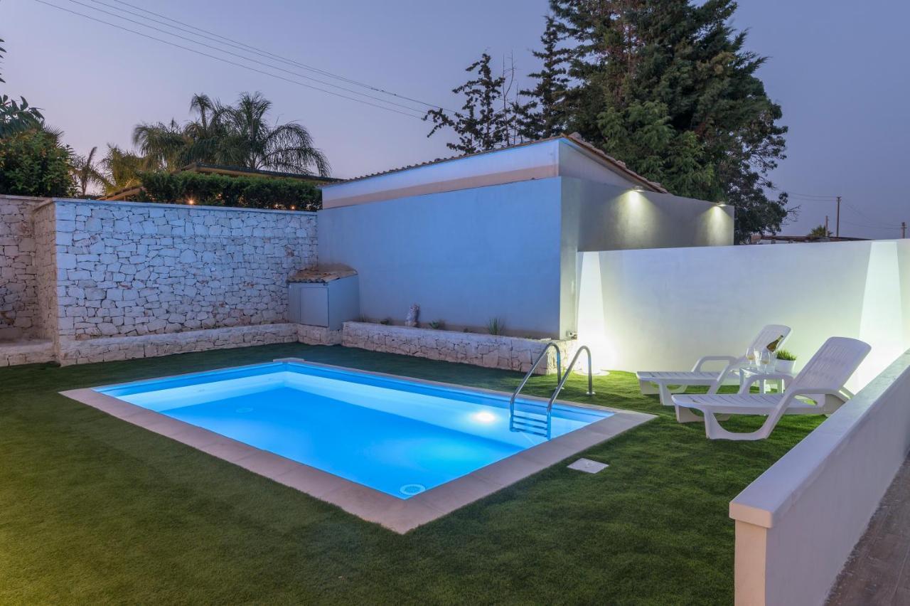 Villa Koreble In Disco